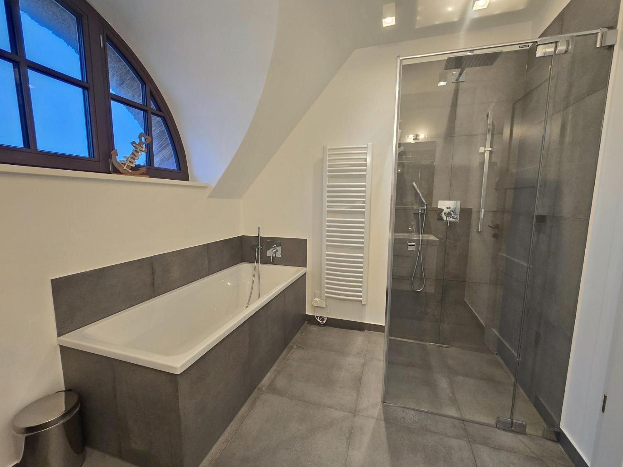 Reetland Am - Luxus Reetdachvilla Mit 3 Schlafzimmern, Sauna Und Kamin H20